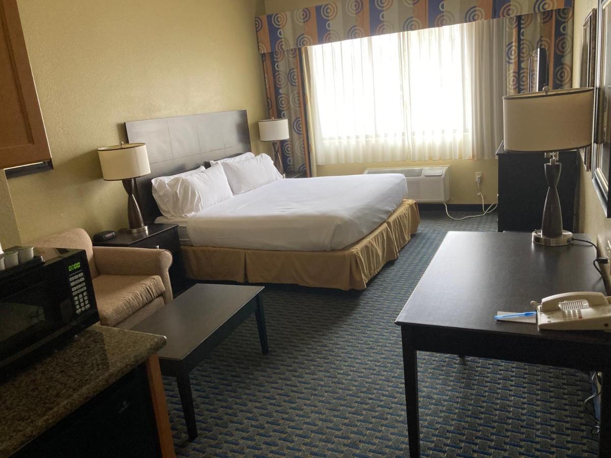 Fairfield By Marriott Inn & Suites Phoenix South Mountain Area Exterior photo